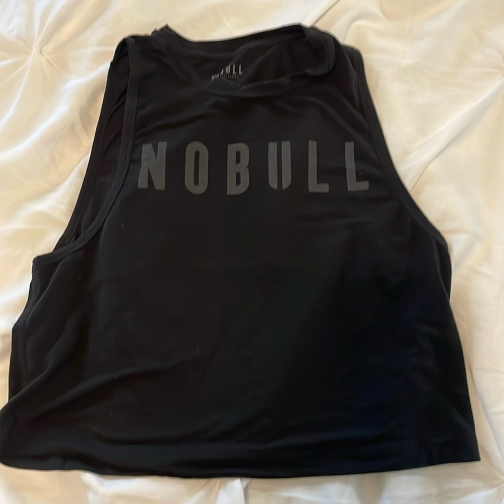 NOBULL BLACK XS MUSCLE TANK ONLY WORN A FEW TIMES. READY TO PART.